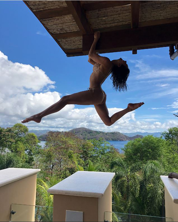 Нина Добрев - каскадьорка в Коста Рика