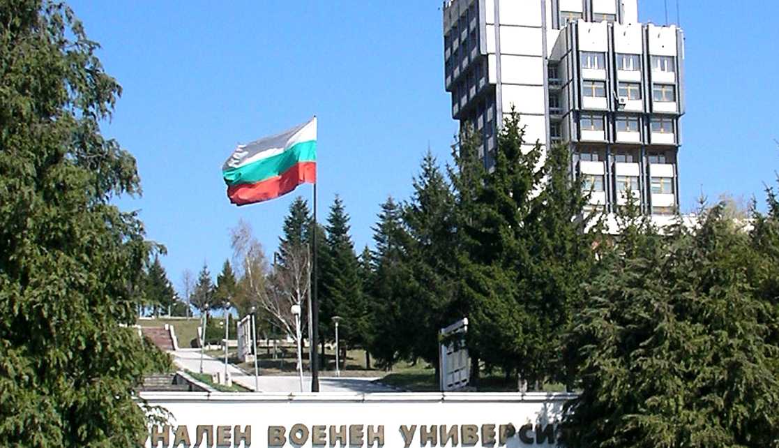 Курсант от Полша е комплексен победител в Олимпиадата по обща политика за сигурност и отбрана в НВУ