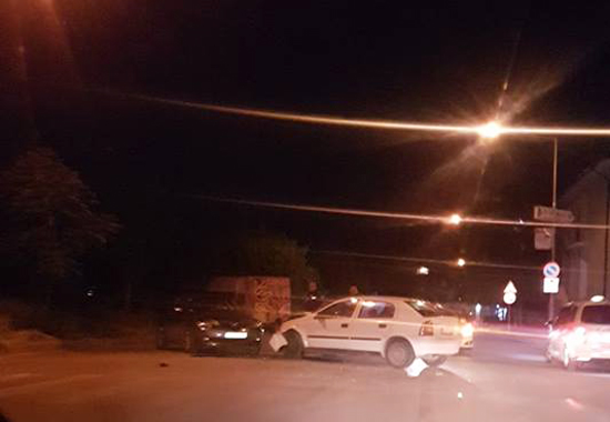 Полицейски автомобил катастрофира при гонка в Благоевград