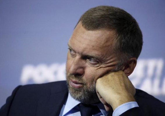 Олигарх принуден  да върне самолети