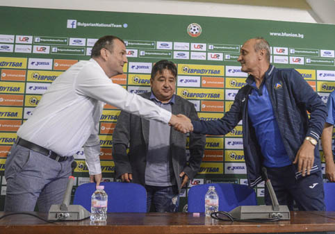 Чакат 35 000 на финала за купата