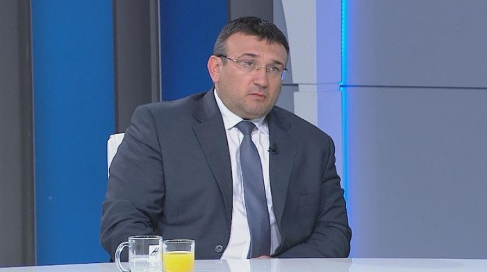 Младен Маринов: Операцията по спасяване на окото на пострадалата на дербито полицайка е успешна
