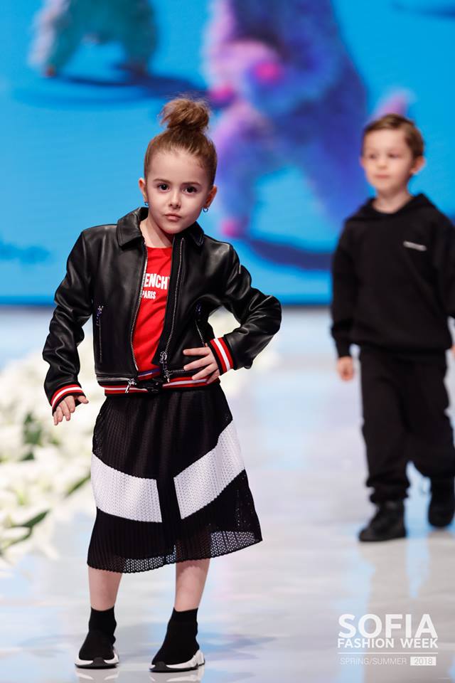 Вижте наследниците на певицата Мария и на фамилия Арабаджиеви на подиума на Sofia Fashion Week SS 2018