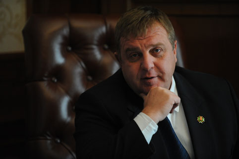Красимир Каракачанов заминава на посещение във Франция