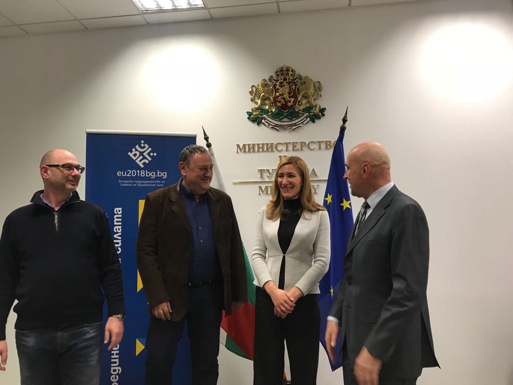 Министър Ангелкова: Ръстът на чуждестранните туристите у нас е 25% спрямо 2015 г.