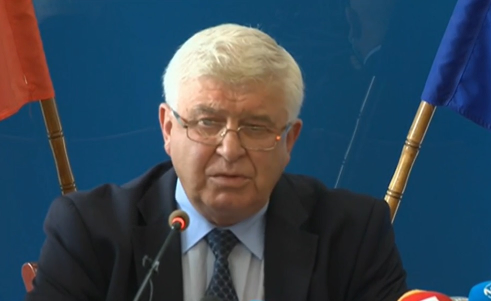 Минисър Ананиев към Нинова: Подготвяйте се по-добре, когато решите да вземете думата