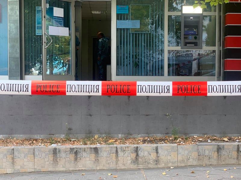 Крадците, обрали банка в Сандански, не успели да отворят металната каса