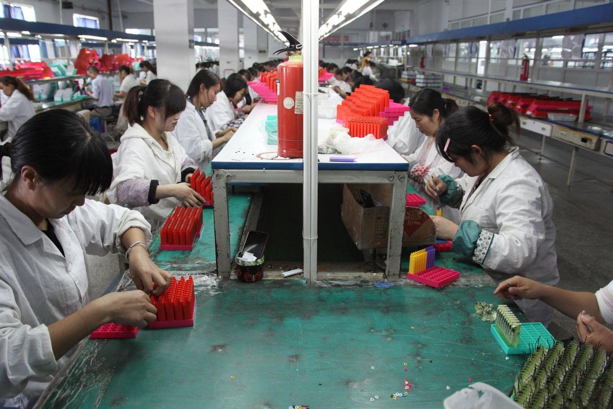 H&M отряза китайски доставчик заради обвинения в принудителен труд на уйгури