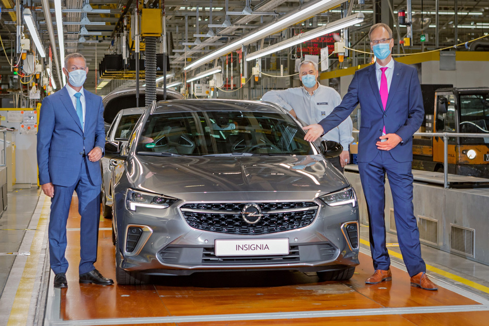 Пуснаха подобрен модел Opel Insignia