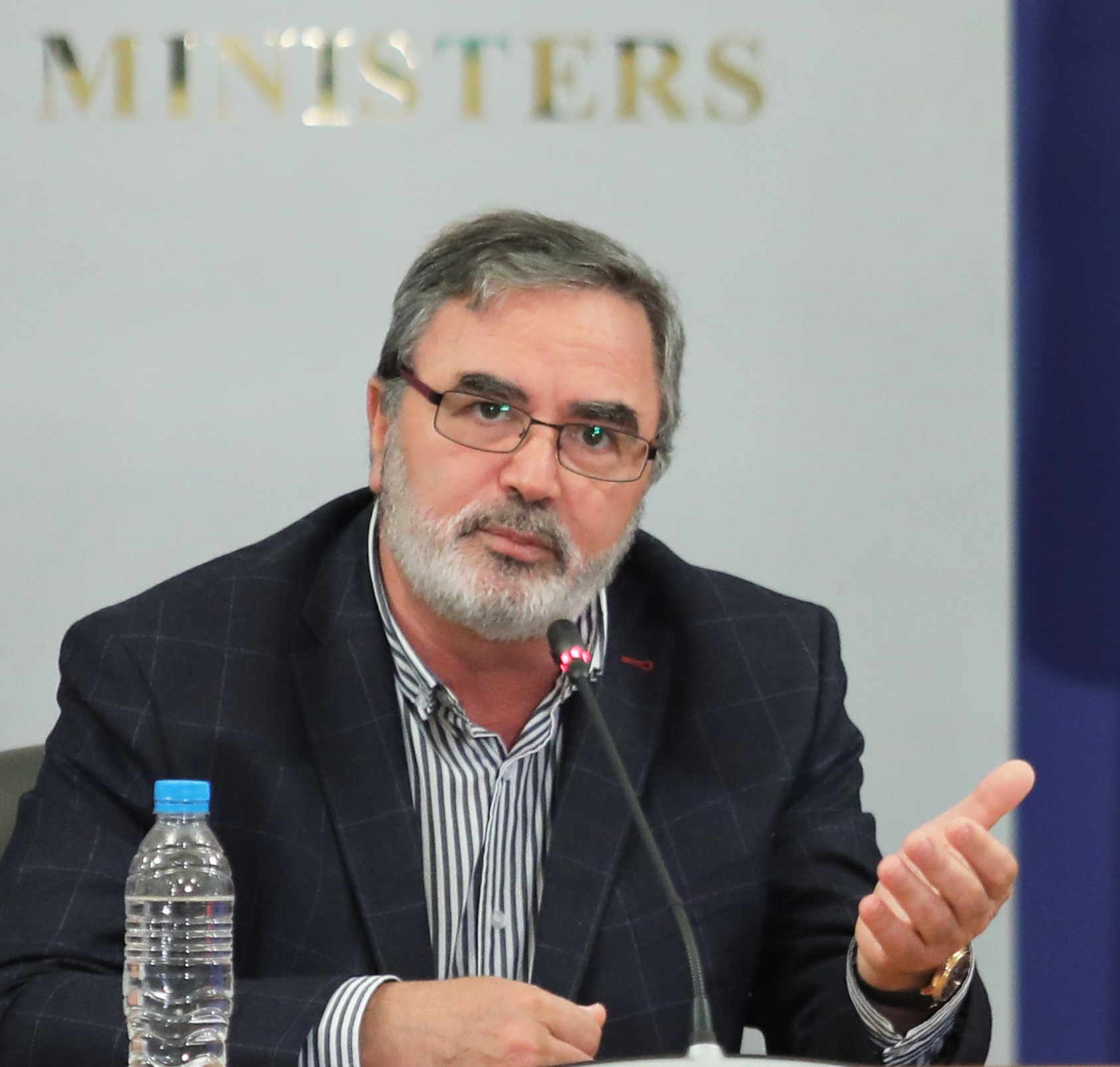 Доц. Ангел Кунчев: Носенето на предпазни маски няма да отпадне скоро