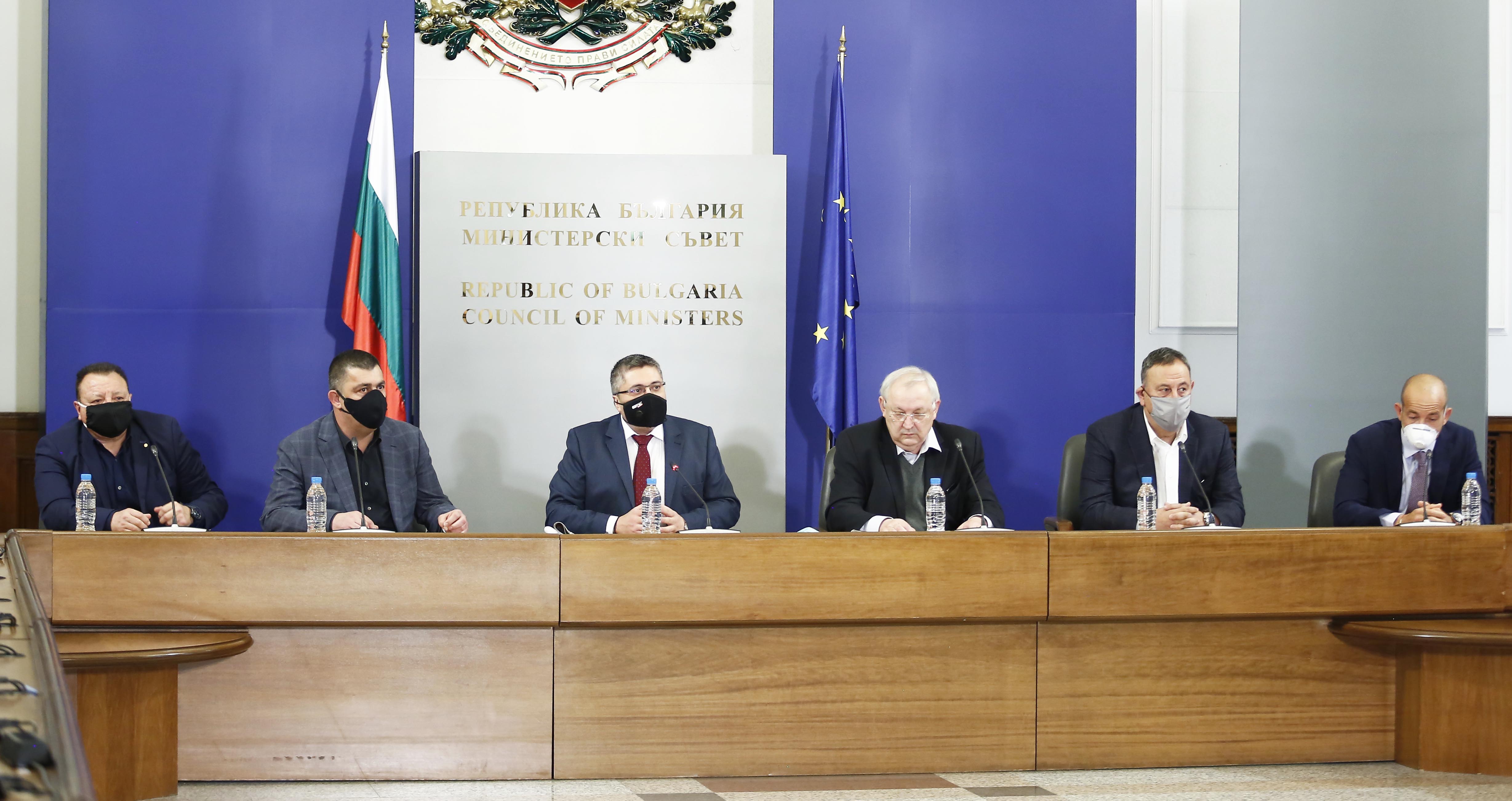 Строители вадят страната от криза