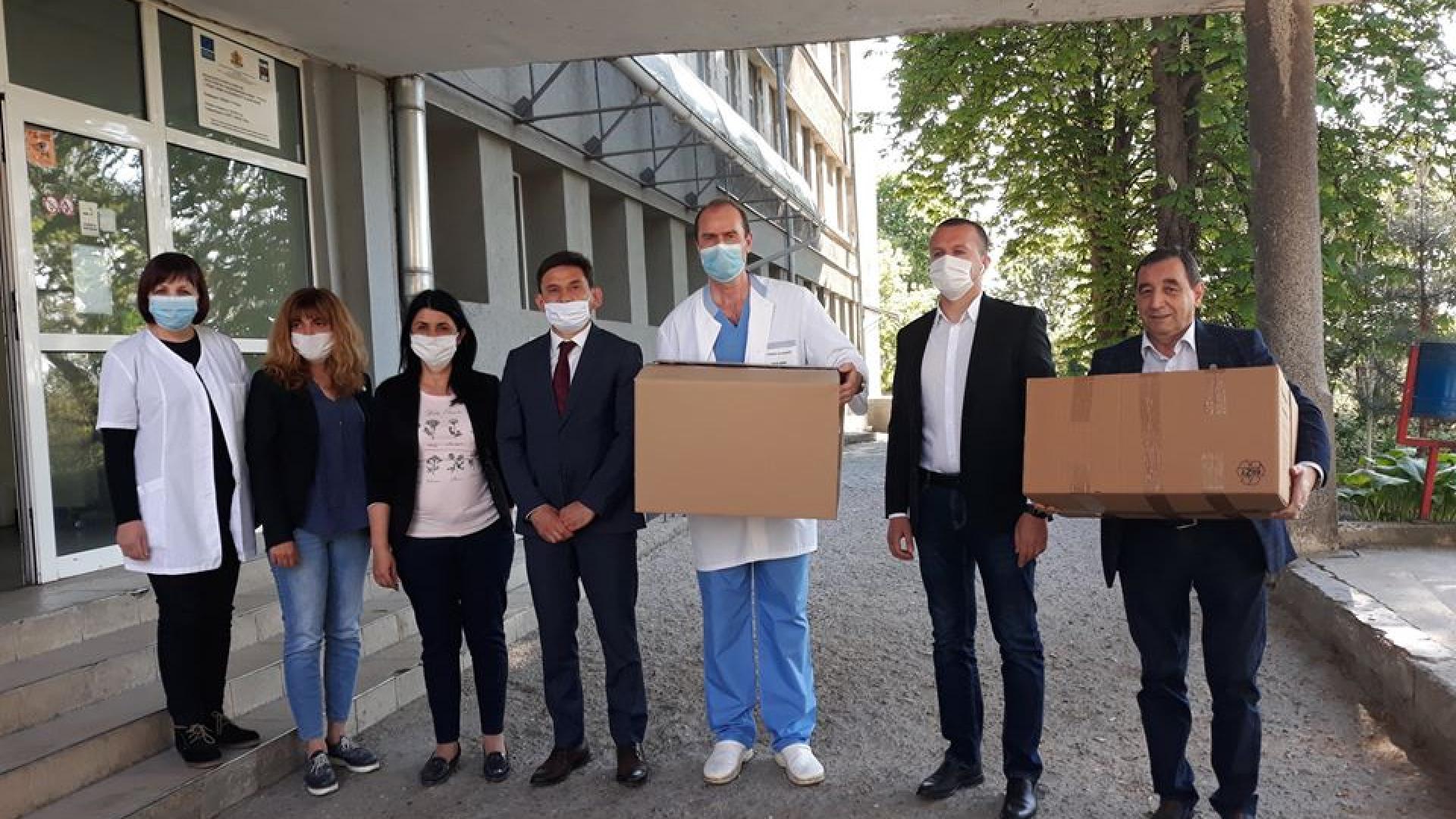 Делян Пеевски направи дарение и на болницата в Тутракан