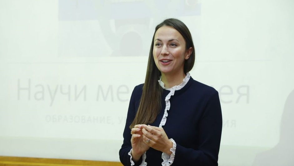 Ева Майдел във Велико Търново: Над 1400 са вече обучените в кампанията „Научи ме да умея“