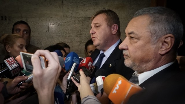 Каракачанов против оставката на Валери Симеонов