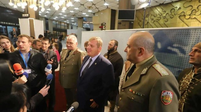 Коалицията се събира утре за оставката на Валери Симеонов