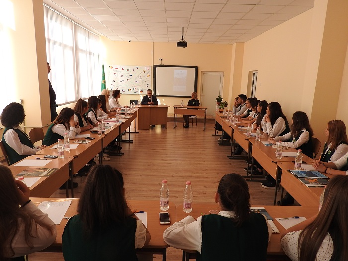 Евродепутатът Владимир Уручев се срещна с посланиците на ЕП от СУ „Никола Войводов” – Враца