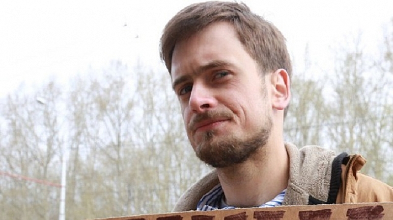 Пьотр Верзилов от "Пуси райът" се лекува в Берлин след съмнения, че е отровен