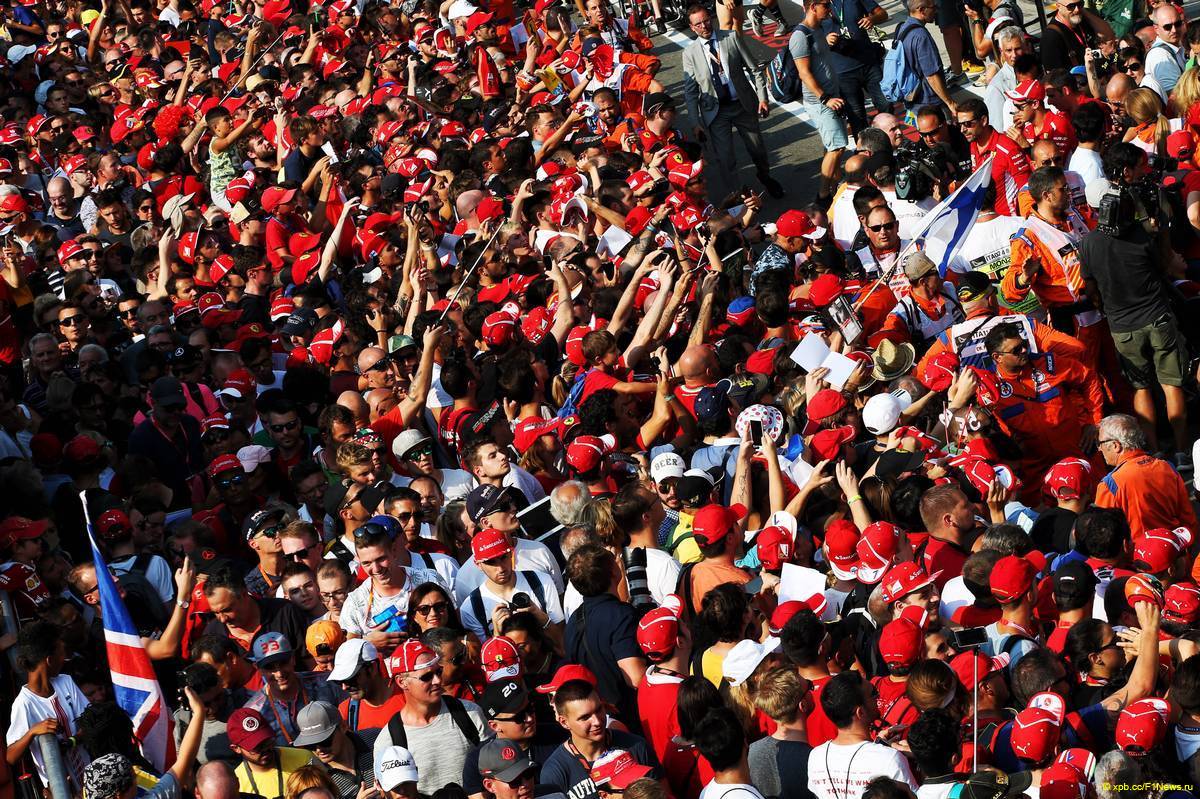 Перес най-бърз под дъжда на "Монца"