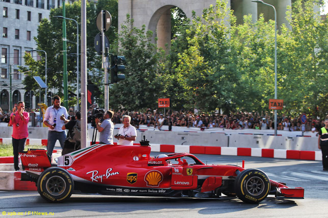 Фетел блъсна колата на шоу