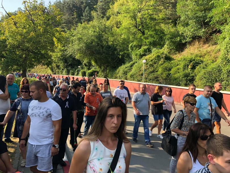 Жители на Своге блокираха пътя през Искърското дефиле