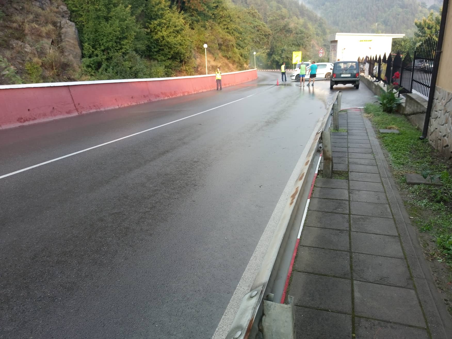 Десант на МВР в Дупница: Разследват фирма от консорциума, ремонтирал пътя край Своге