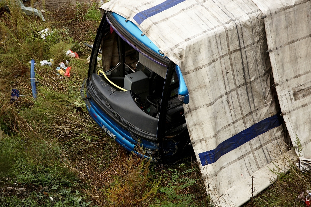 Лошото време и невнимание от страна на шофьора са причинили катастрофата край Своге