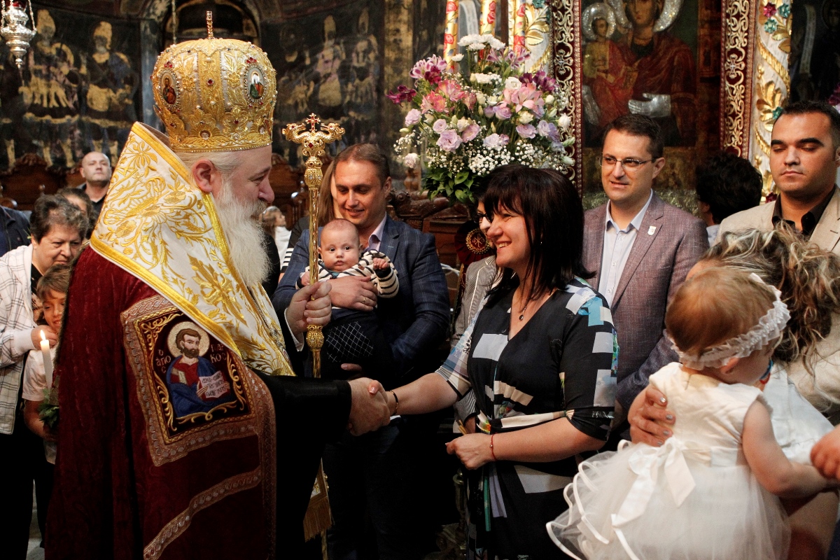 Цвета Караянчева присъства на молебена за чадородие в Троянския манастир
