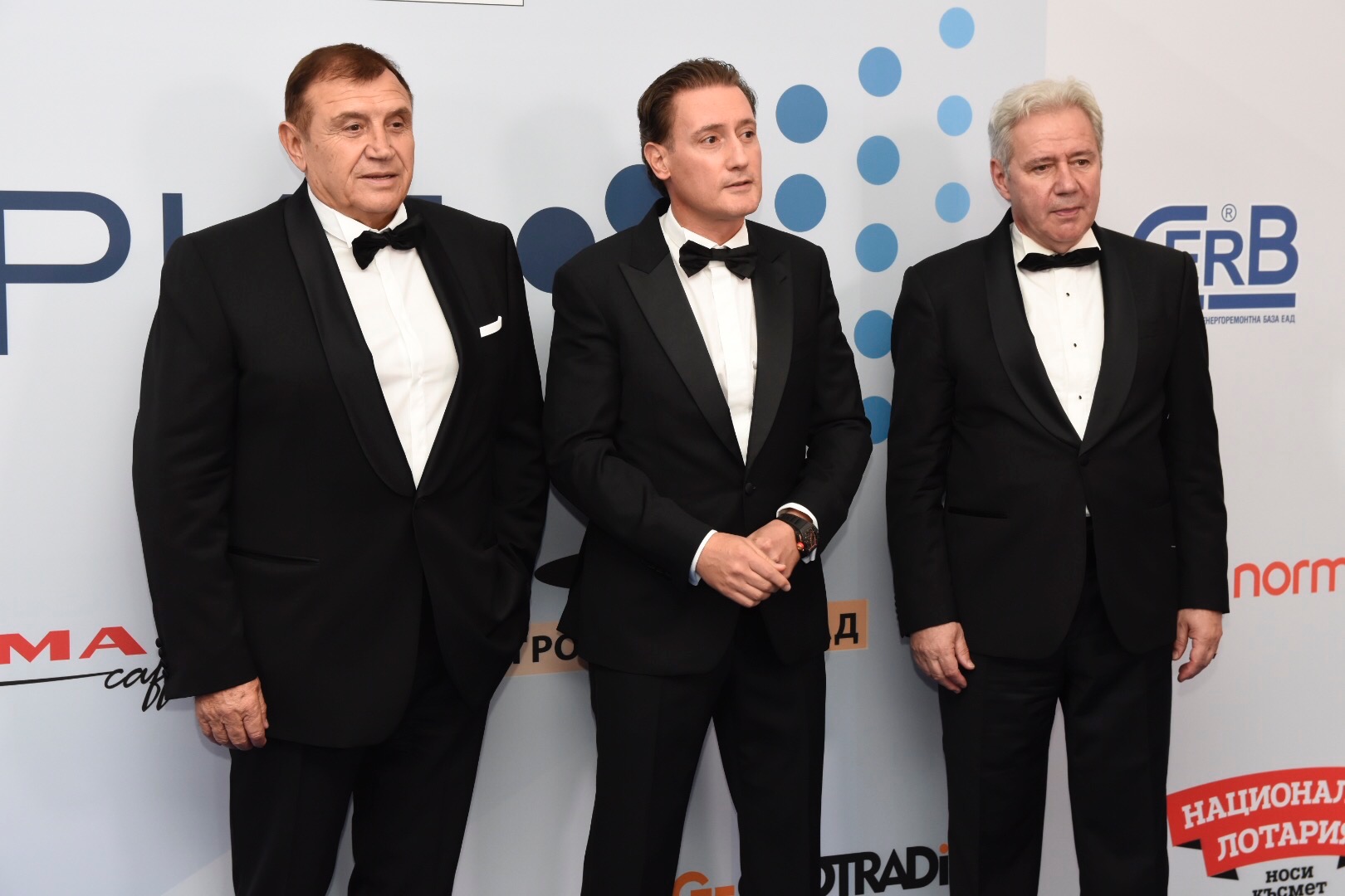 Започна пролетният бал на КРИБ (СНИМКИ)