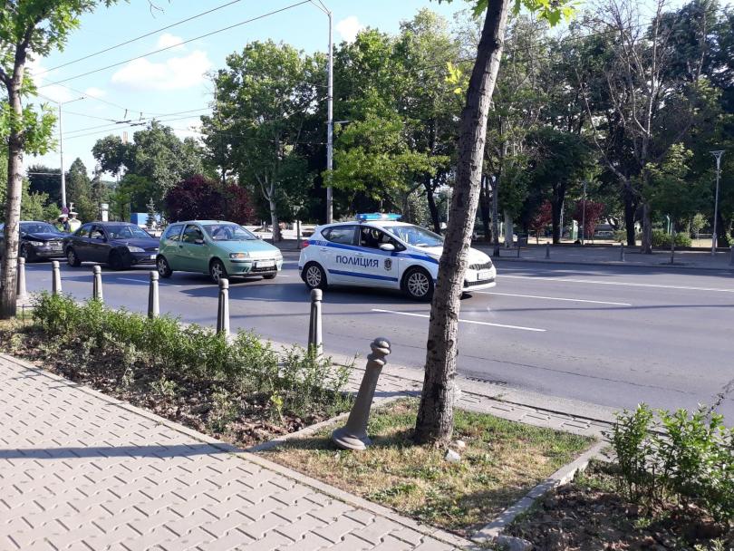 Три коли се удариха във верижна катастрофа до Софийския университет