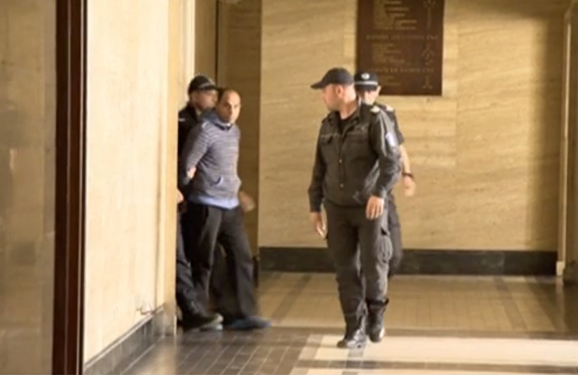 Задържаният за блудство в столичното 17-о училище заплашил жертвите си да мълчат