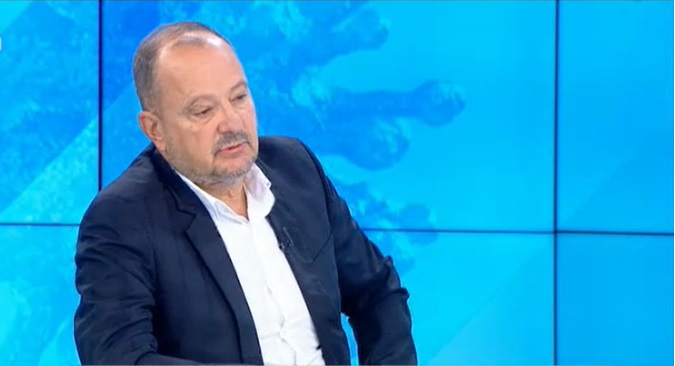 Проф. Емил Воденичаров: При липса на ваксина срещу COVID-19 трябва да се спазва социална дистанция