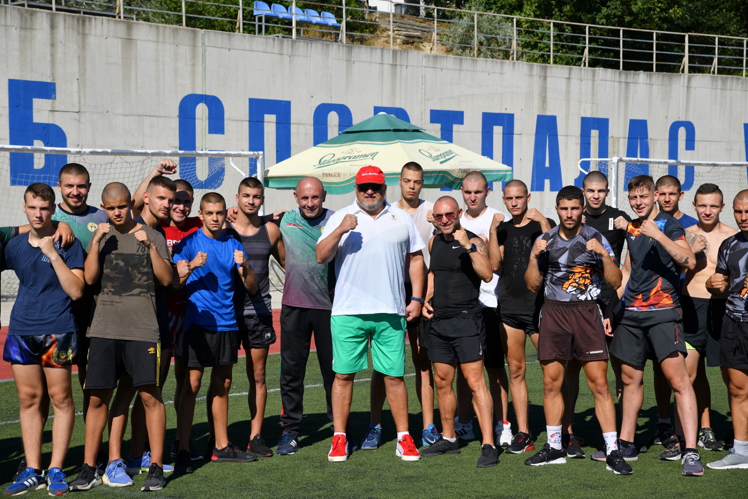 Кралев гледа 105 спортисти във Варна