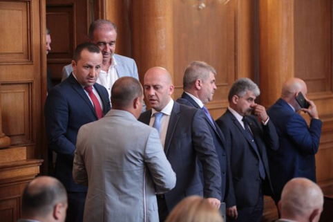 Кирил Ананиев е най-разпитваният министър в НС (обзор)