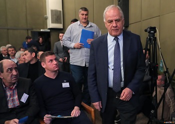 Лазаров предаде волейбола на Ганев