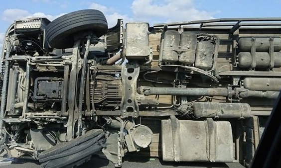 Кола падна в дере в Еленско