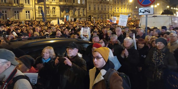 Масови протести в Полша срещу спорната съдебната реформа