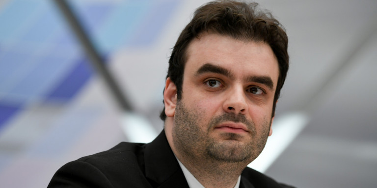 Единен номер за гърци и чужденци въвежда гръцкото правителство