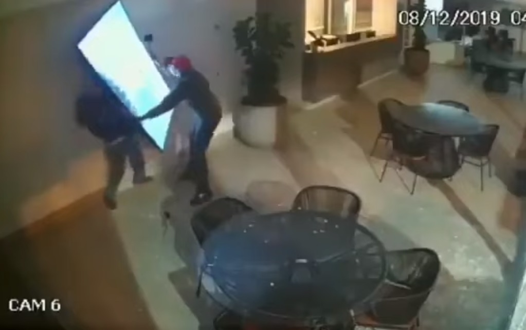 Нескопосани крадци станаха за смях в интернет (ВИДЕО)