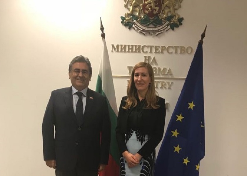 Николина Ангелкова се срещна с посланика на Турция в България