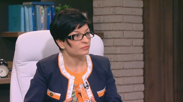 Десислава Атанасова: Неподписването на указа за Младен Маринов е с политическа, не с правна тежест