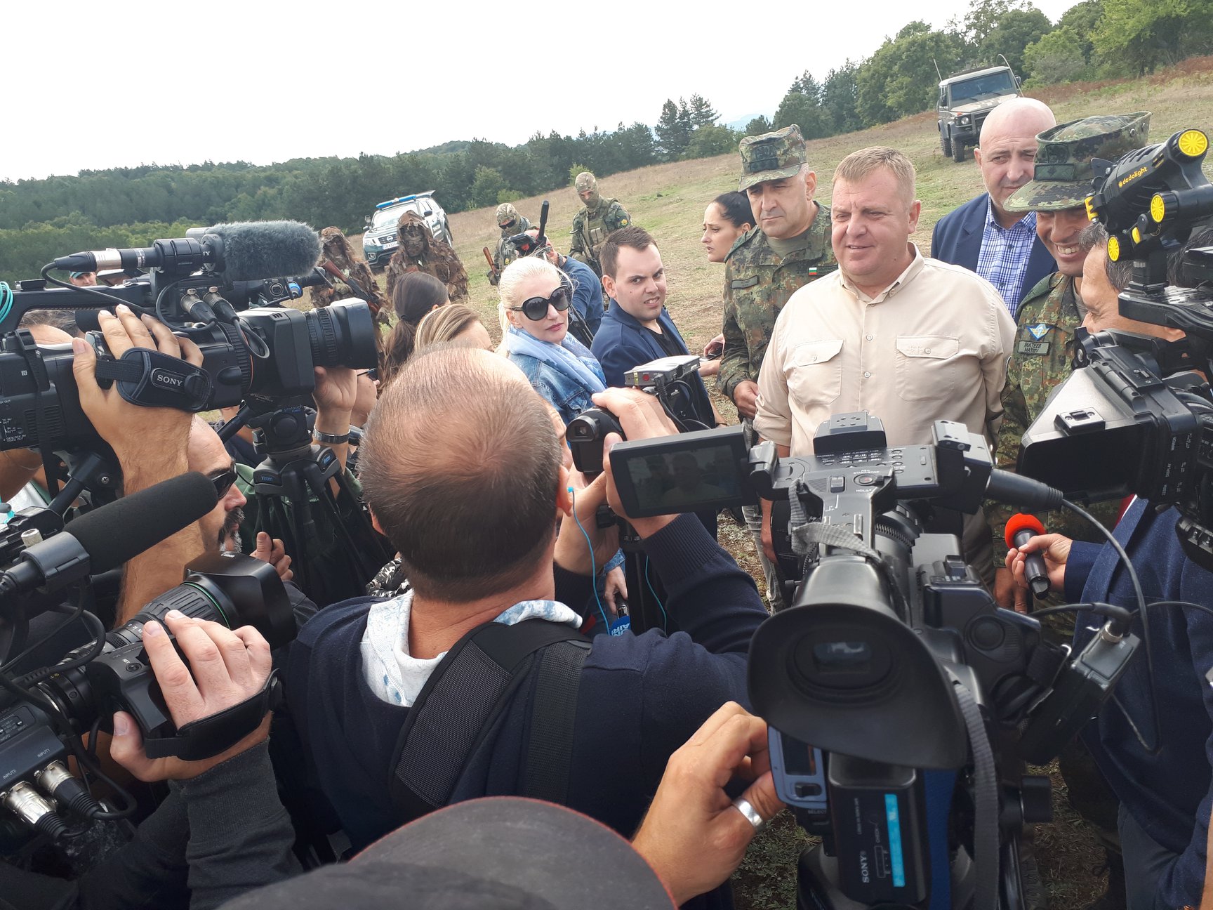 Красимир Каракачанов: В последния месец има засилване на мигрантския натиск по българско-турската граница