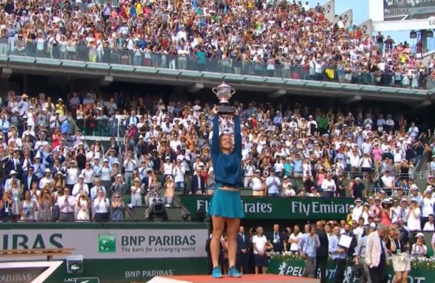 Халеп успя от четвъртия път