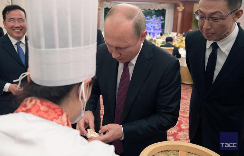 Путин стана готвач в Китай