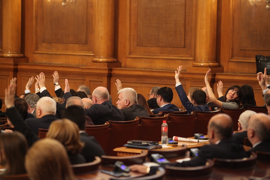 Всички без "Воля" подкрепиха модернизацията на армията