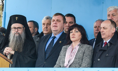 Назначават 1300 войници до края на 2018 година