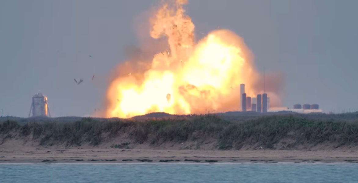 Ракета на SpaceX се взриви по време на тестове (ВИДЕО)