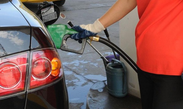 Експерти предупреждават за рязко поскъпване на петрола