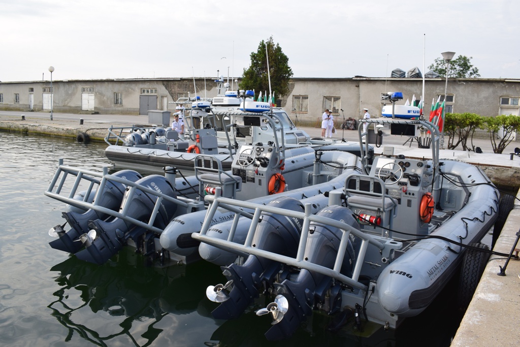 Посланикът на САЩ идва на церемония за новите лодки на ВМС