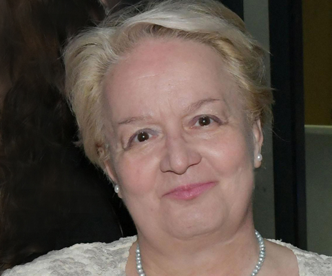 Астрологът Светлана Тилкова – Алена пред „Труд“: Върнете си заемите преди лунното затъмнение