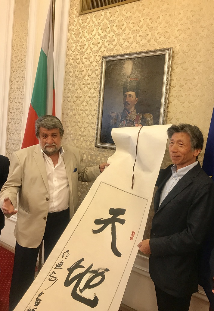 Вежди Рашидов подкрепи представянето на българско изкуство в Китай